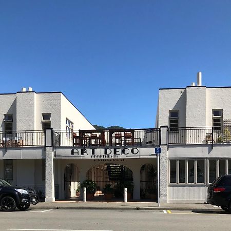 Art Deco No. 2 Apartment Пиктън Екстериор снимка