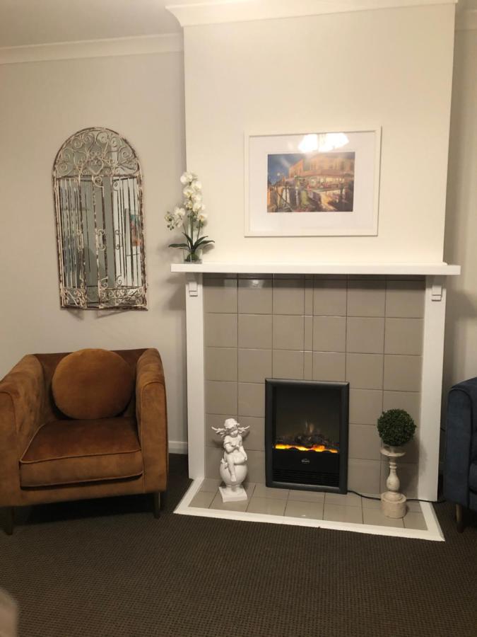 Art Deco No. 2 Apartment Пиктън Екстериор снимка